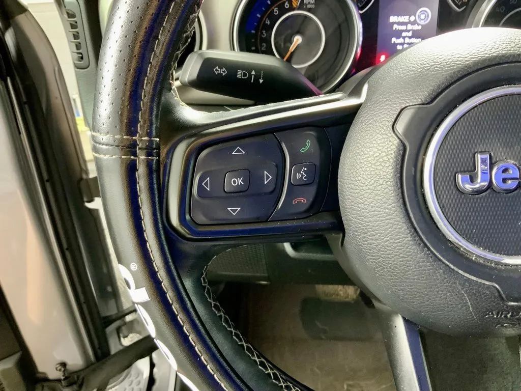 Jeep Wrangler photo 23