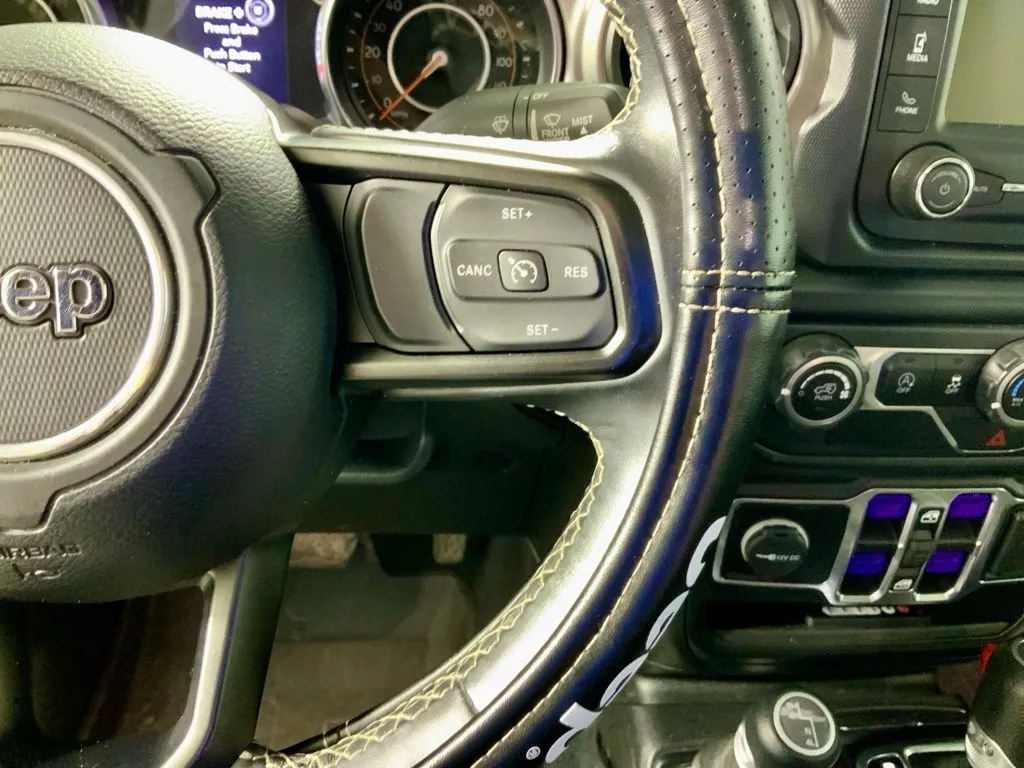 Jeep Wrangler photo 24