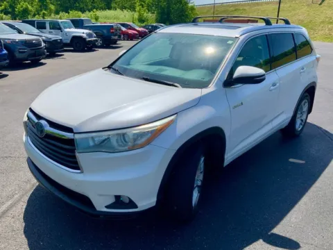 More photos of 2016 Toyota Highlander Hybrid Limited Platinum at Don Wood Ford Lincoln, OH