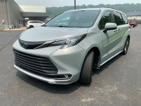 More photos of 2024 Toyota Sienna Woodland Edition at Don Wood Ford Lincoln, OH