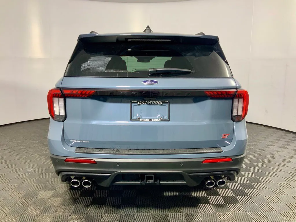 Ford Explorer photo 14
