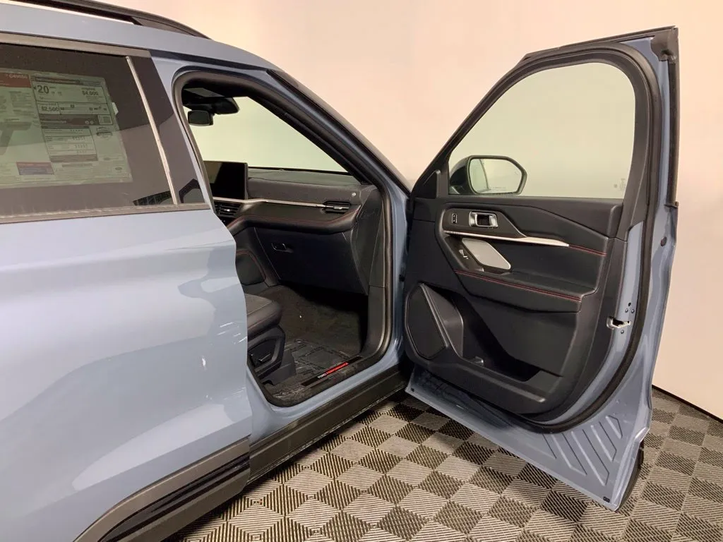 Ford Explorer photo 33