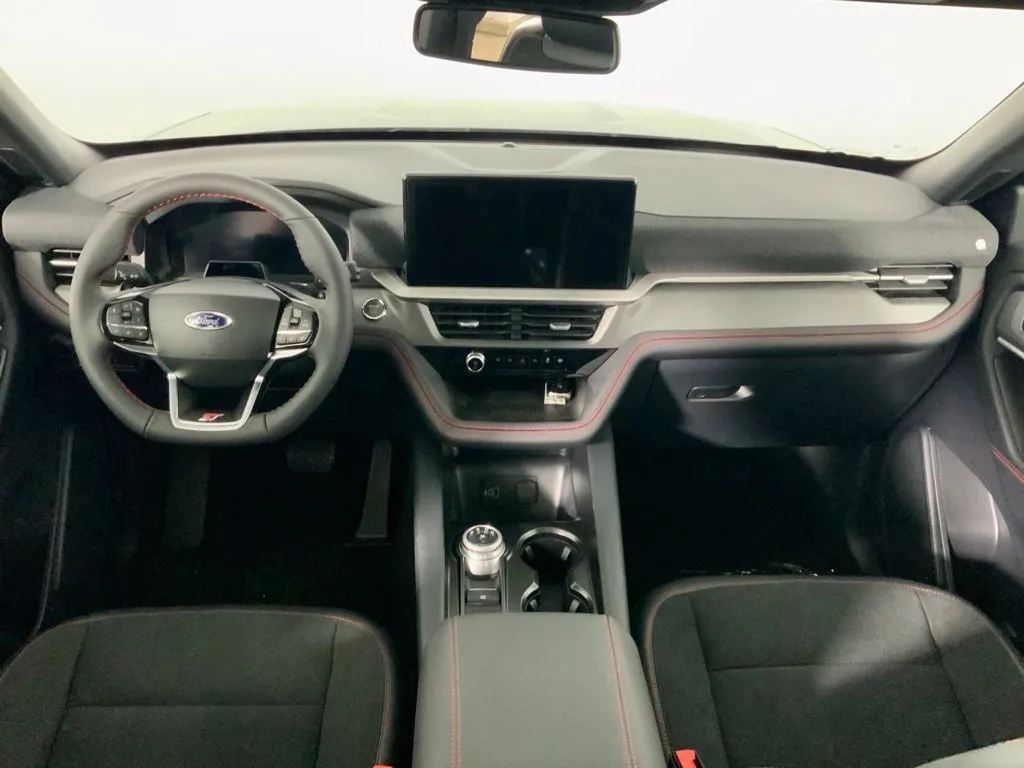 Ford Explorer photo 21