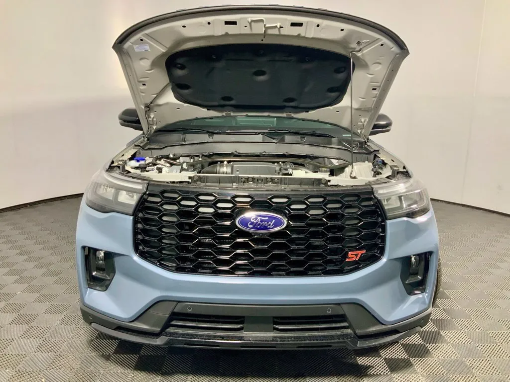 Ford Explorer photo 7