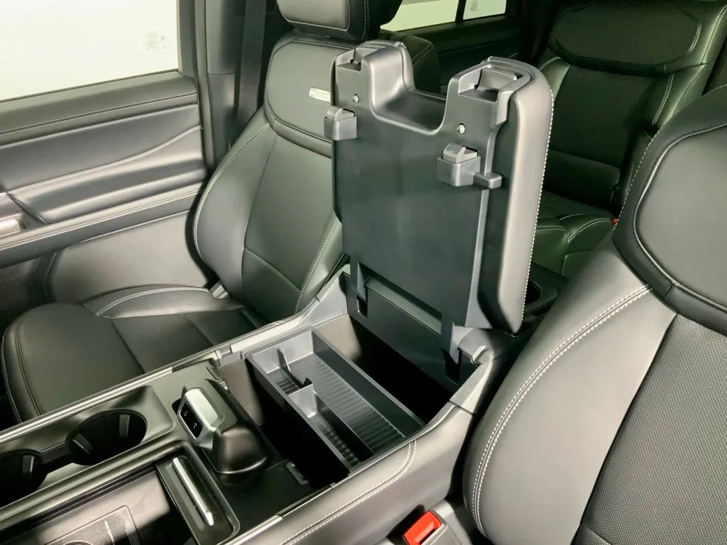 Ford Expedition MAX photo 28