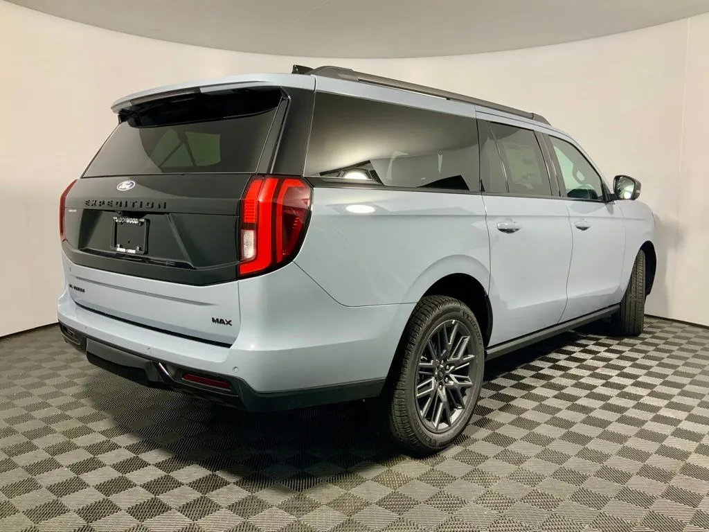Ford Expedition MAX photo 16