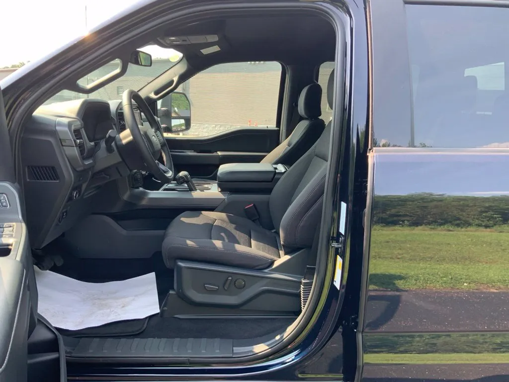 Ford F-150 photo 7