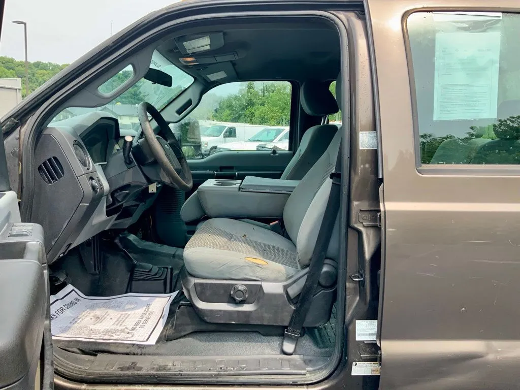 Ford F350SD photo 13