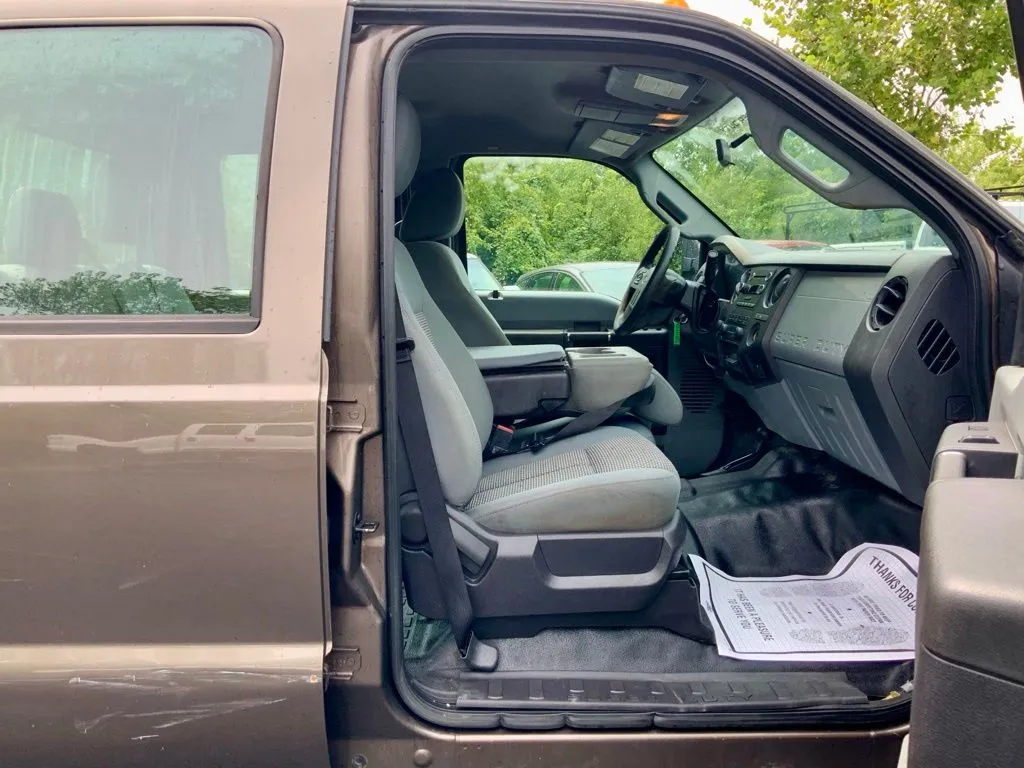 Ford F350SD photo 22