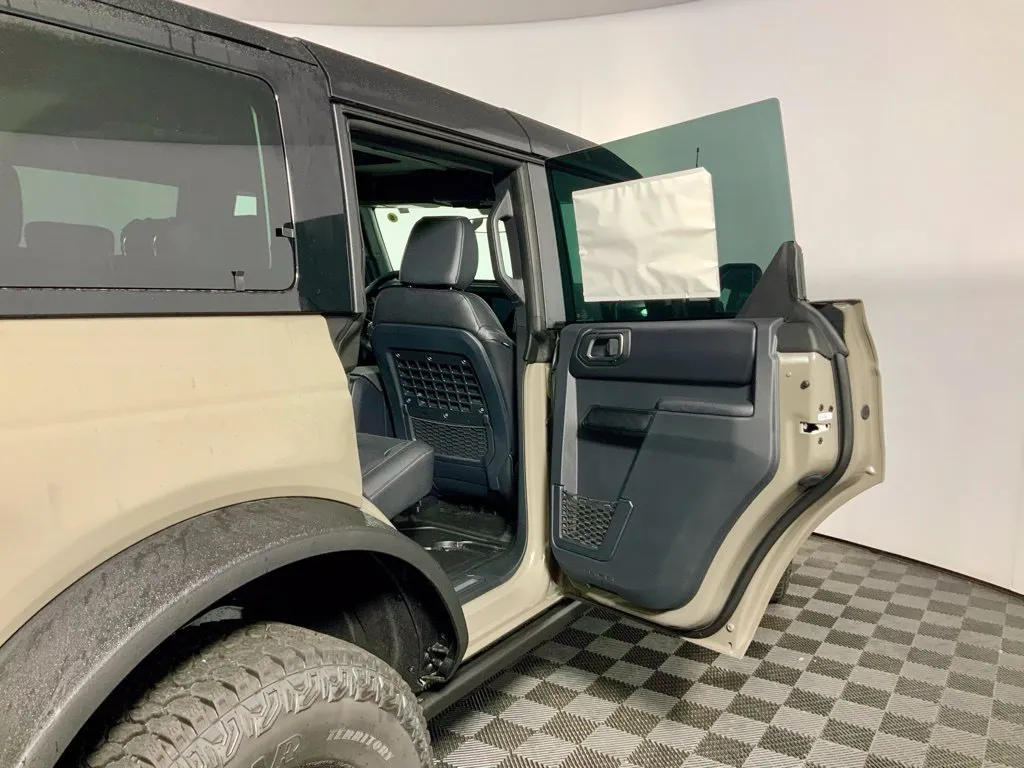 Ford Bronco photo 32