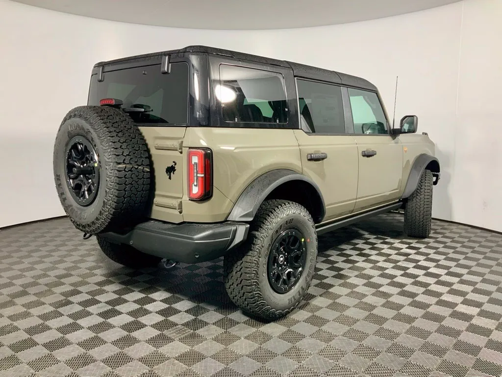 Ford Bronco photo 17