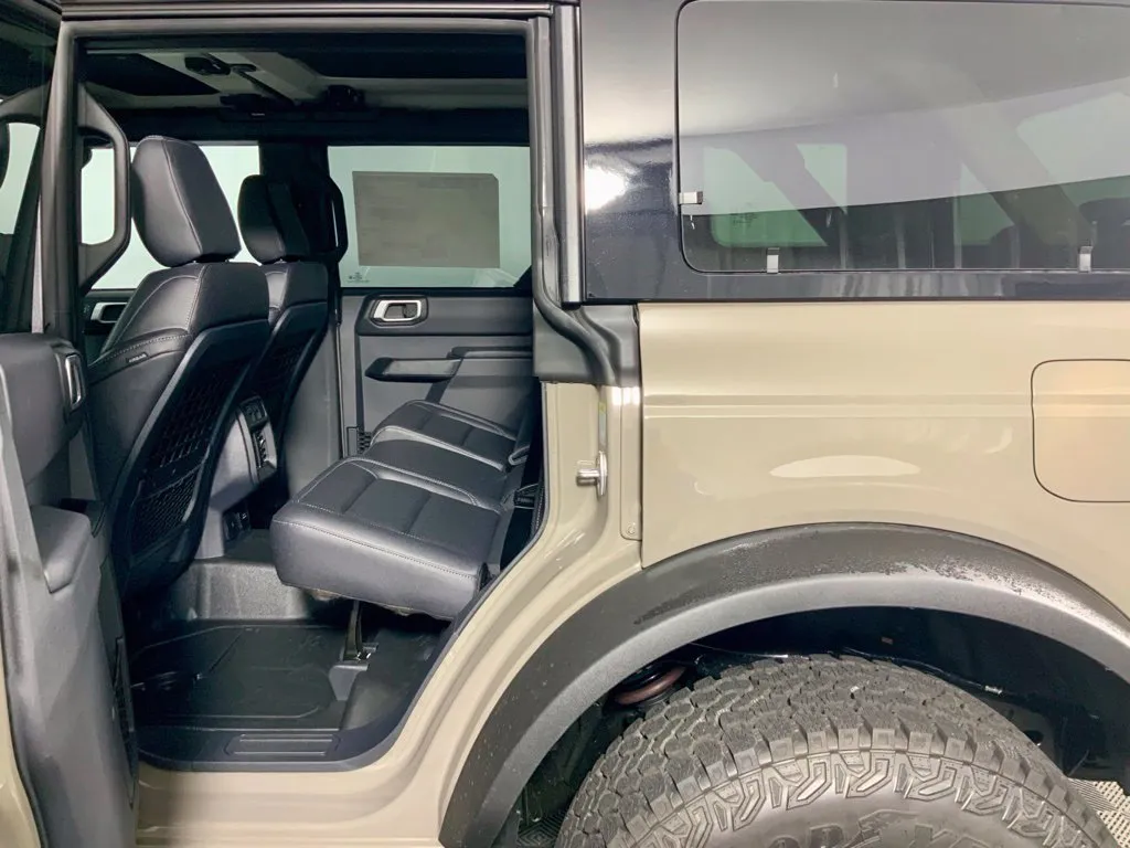 Ford Bronco photo 30