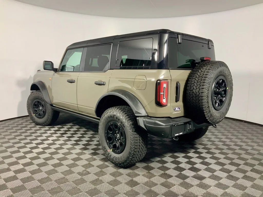 Ford Bronco photo 12