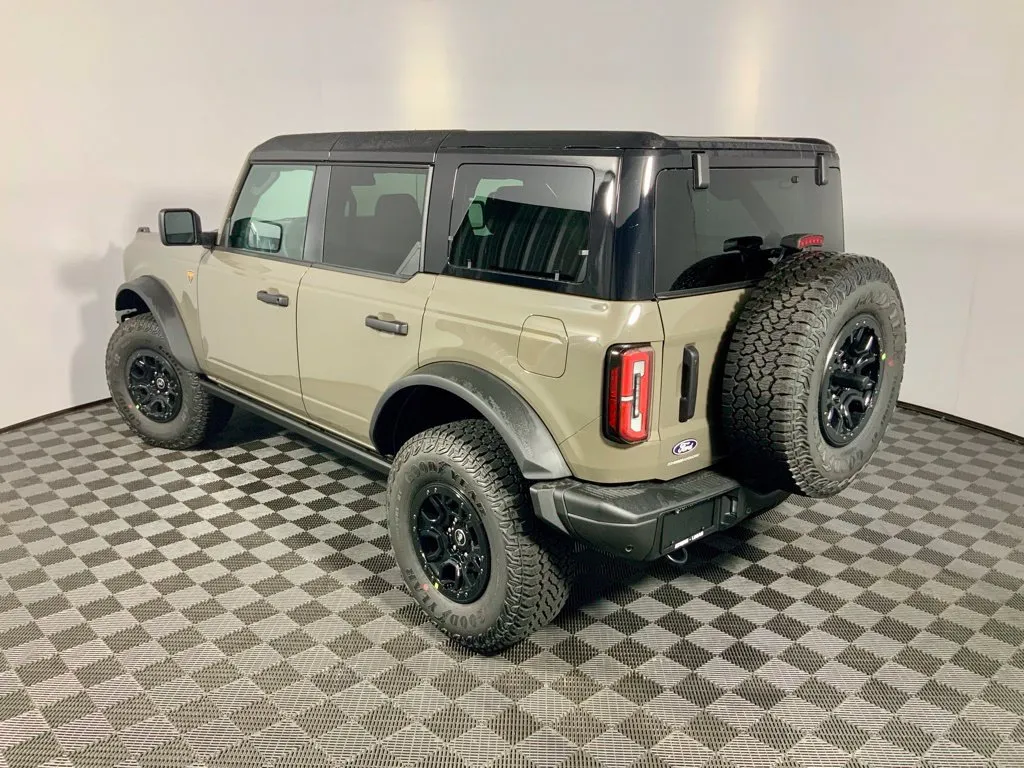 Ford Bronco photo 13