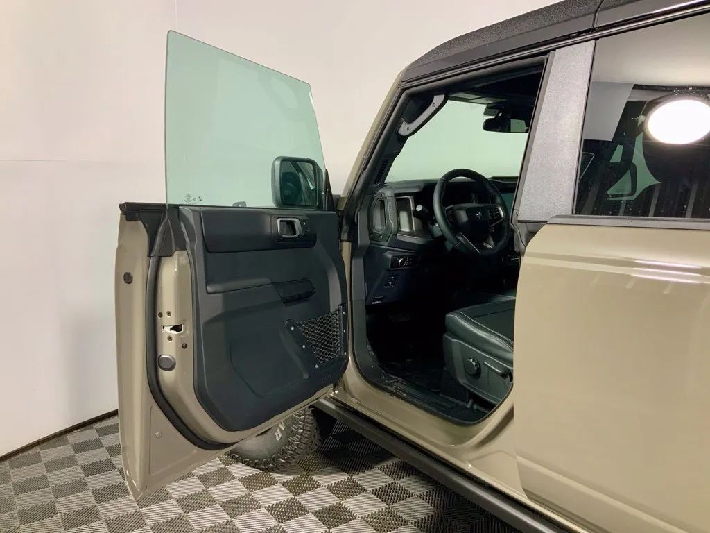 Ford Bronco photo 19