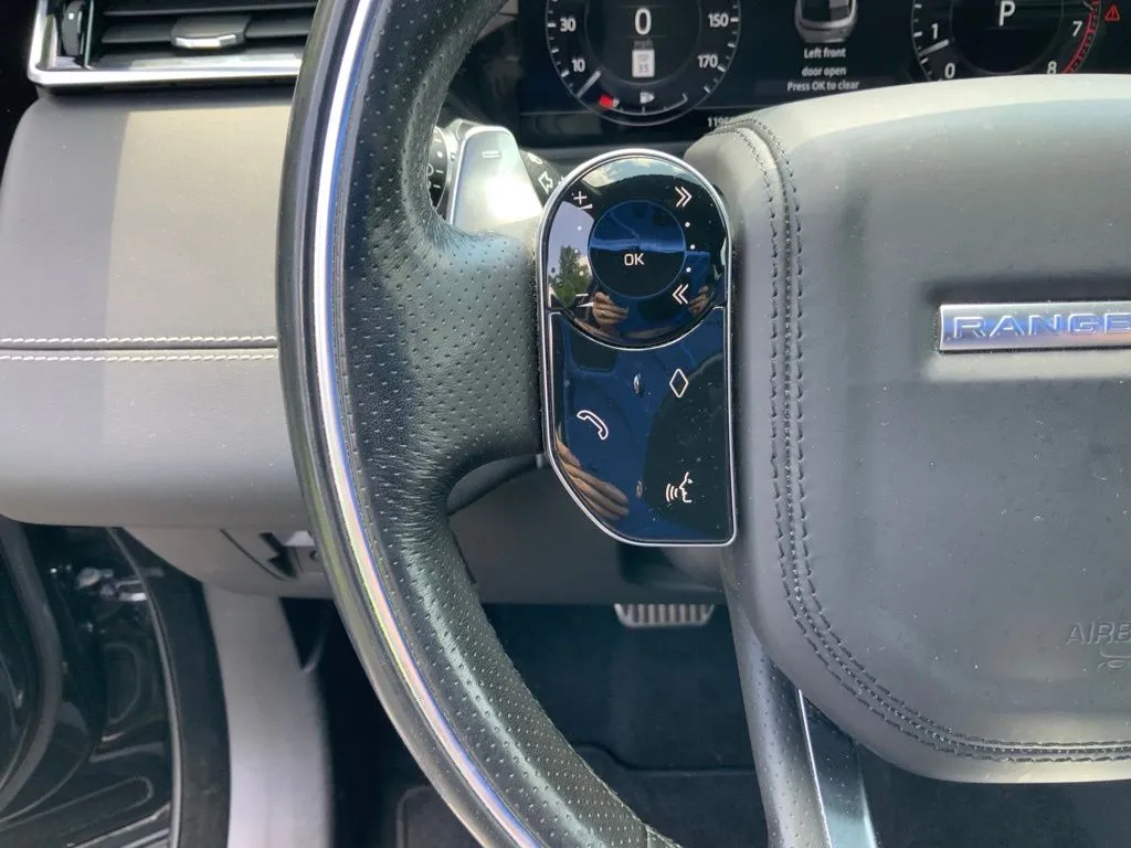 Land Rover Range Rover Velar photo 18