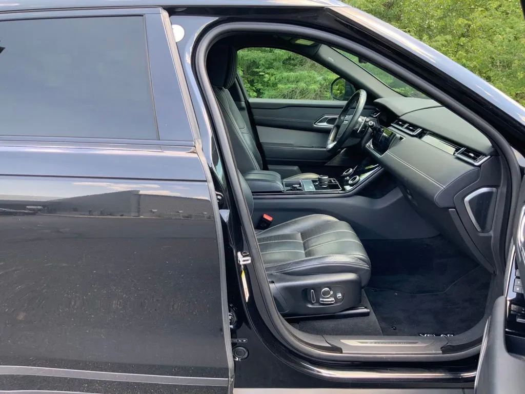 Land Rover Range Rover Velar photo 24