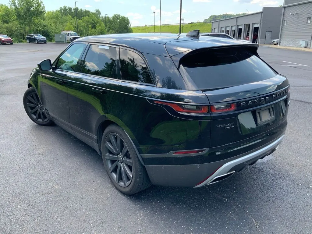 Land Rover Range Rover Velar photo 7