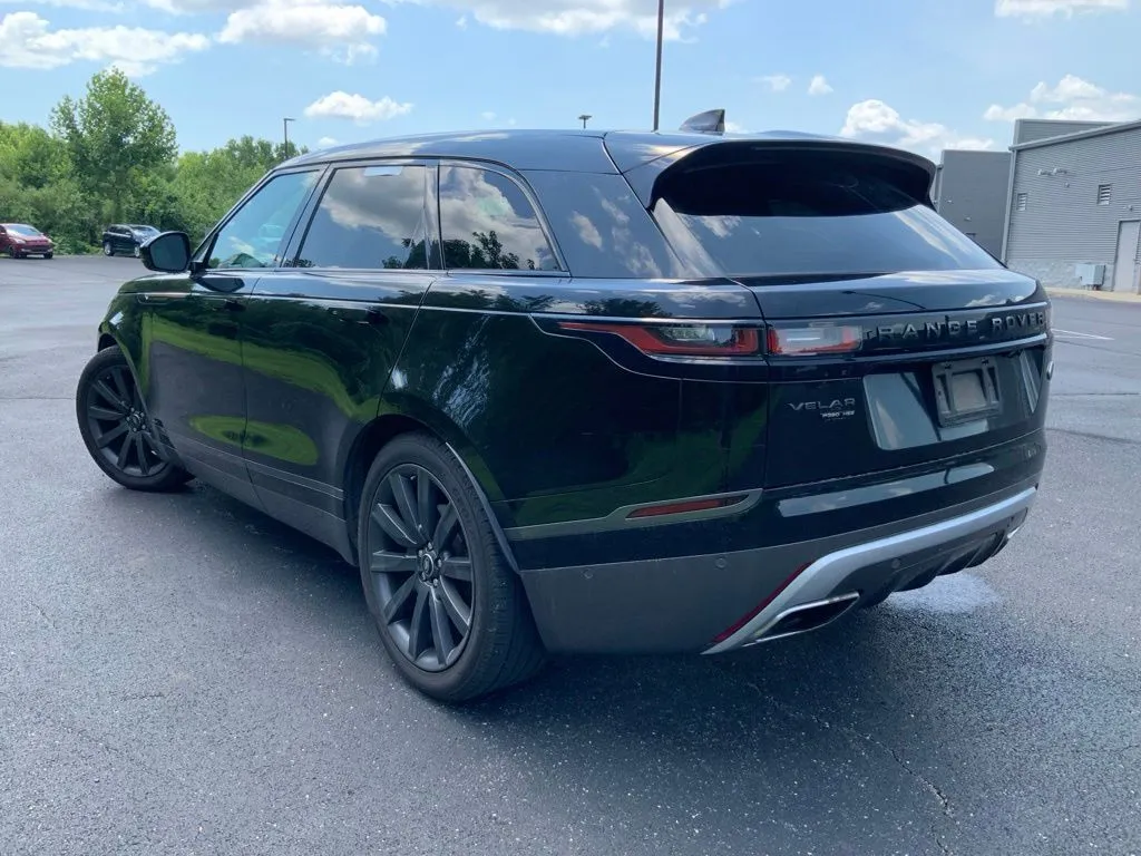 Land Rover Range Rover Velar photo 6