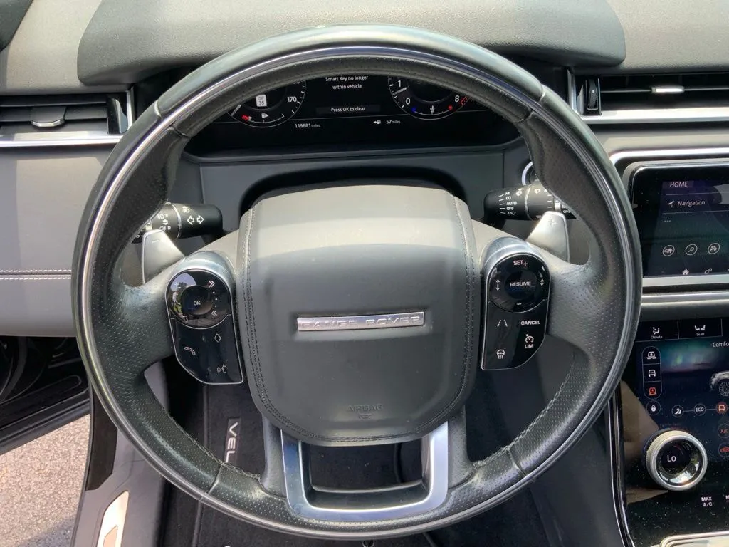 Land Rover Range Rover Velar photo 16