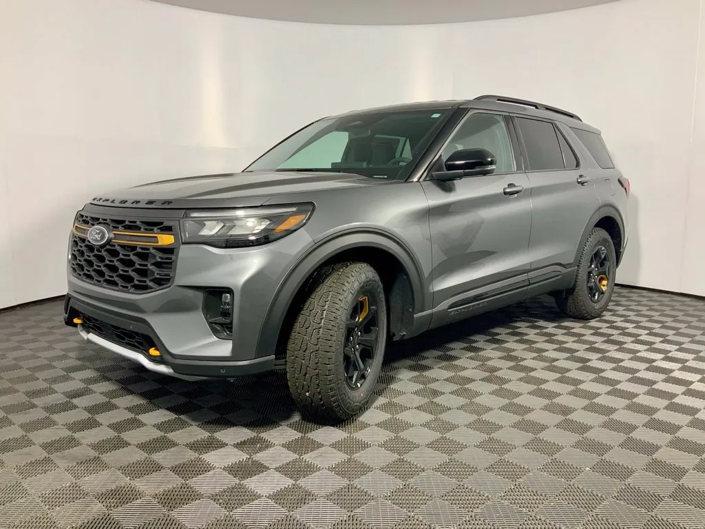 Ford Explorer photo 8