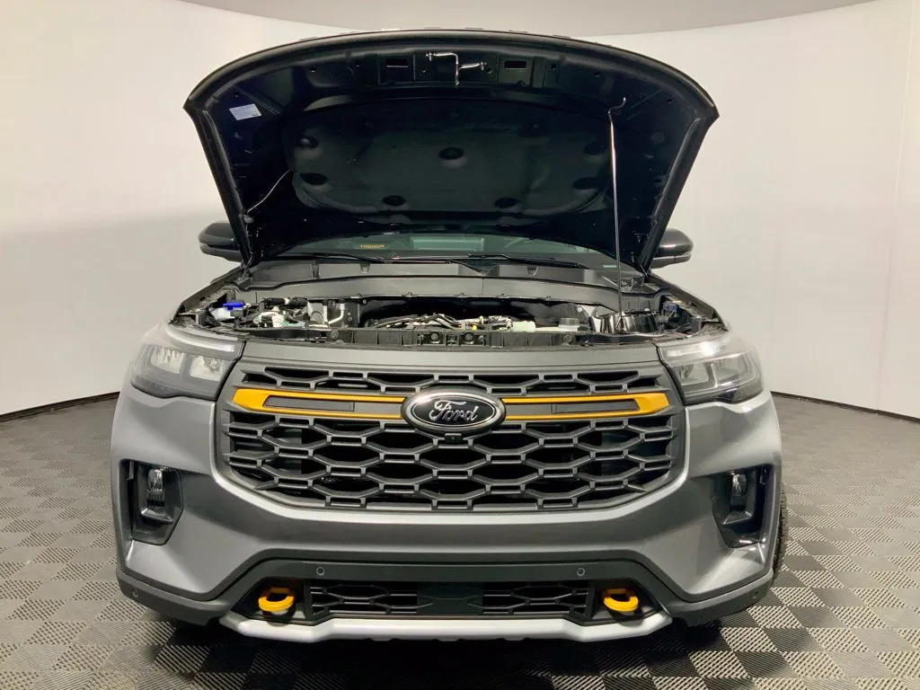 Ford Explorer photo 5