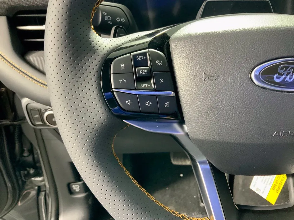Ford Explorer photo 24