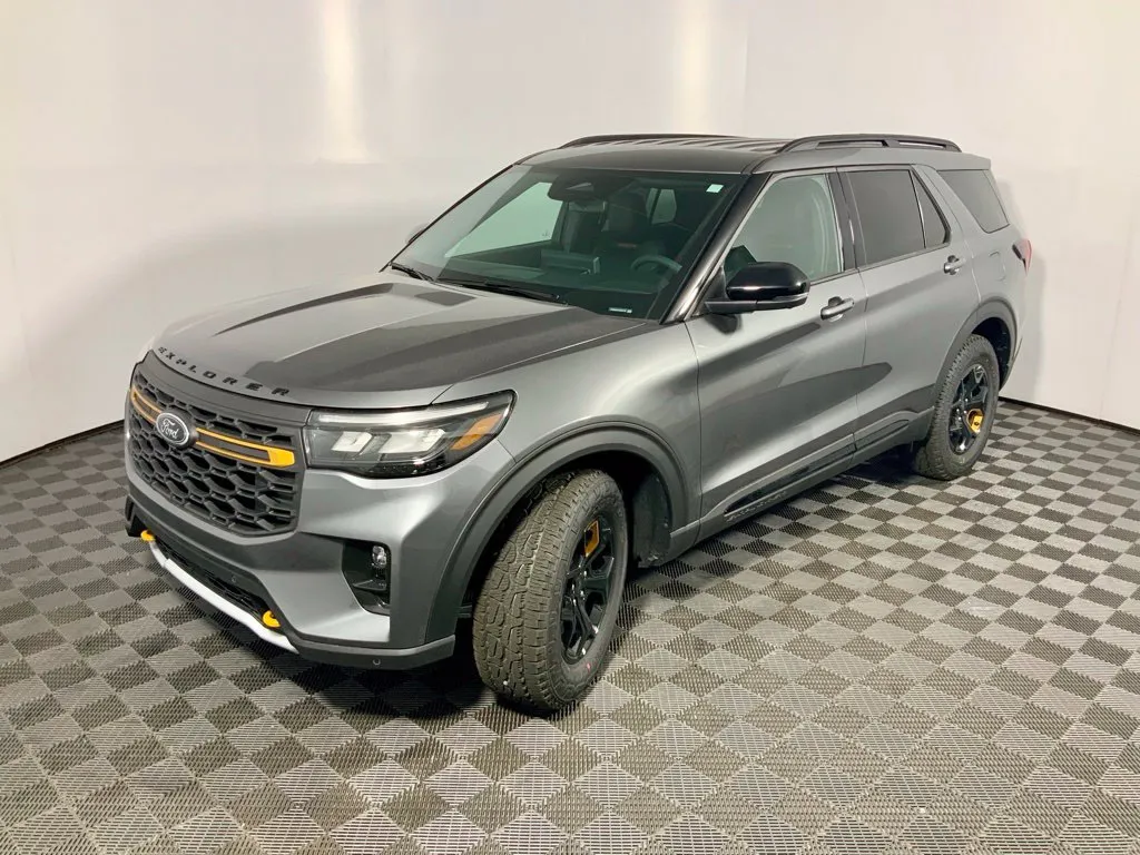 Ford Explorer photo 9