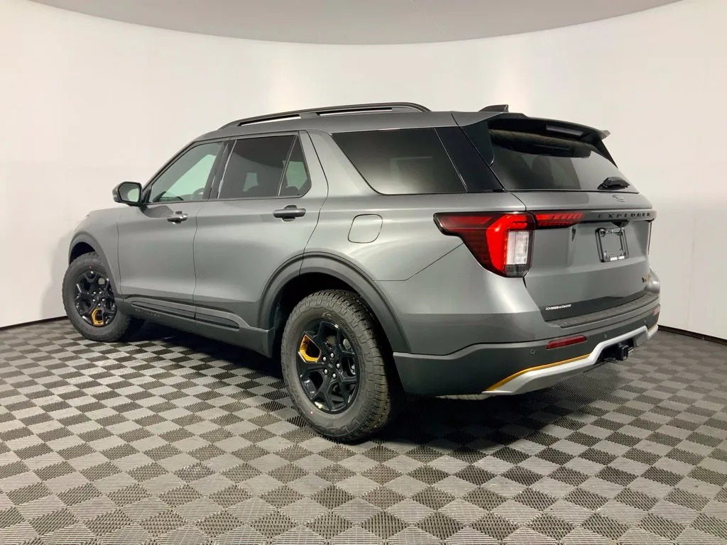 Ford Explorer photo 11