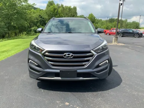 More photos of 2016 Hyundai Tucson Limited at Don Wood Ford Lincoln, OH