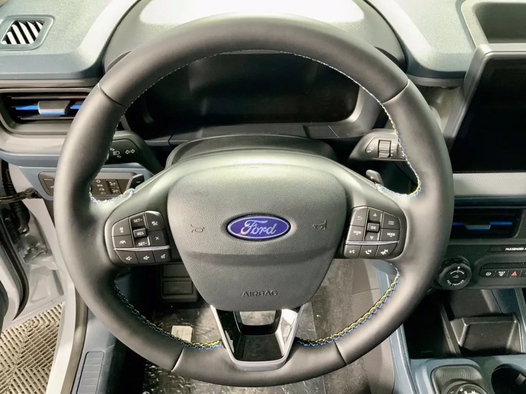 Ford Maverick photo 25