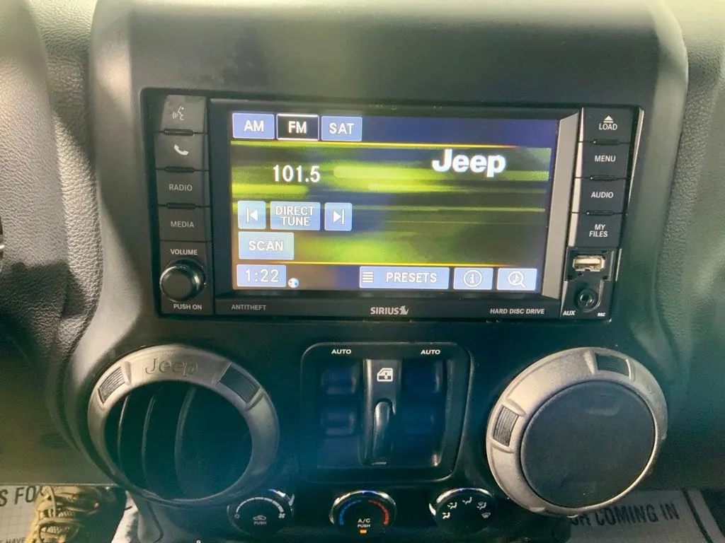 Jeep Wrangler photo 18