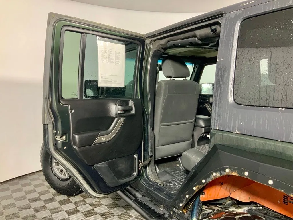 Jeep Wrangler photo 22