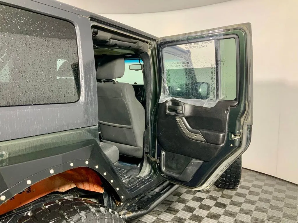 Jeep Wrangler photo 25