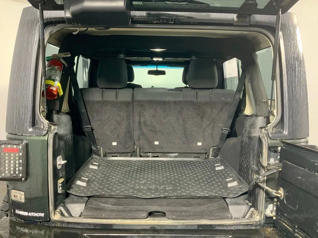 Jeep Wrangler photo 24