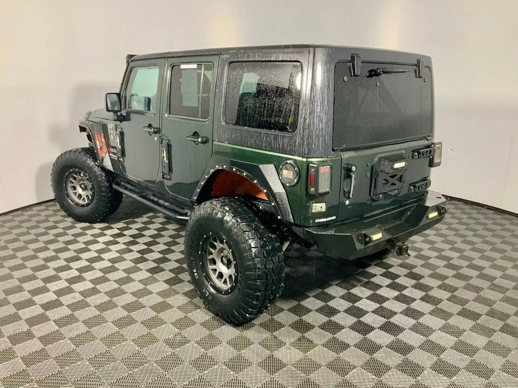 Jeep Wrangler photo 10