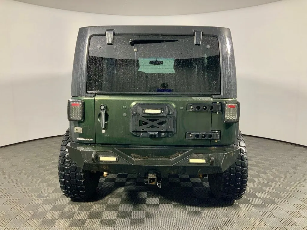 Jeep Wrangler photo 11