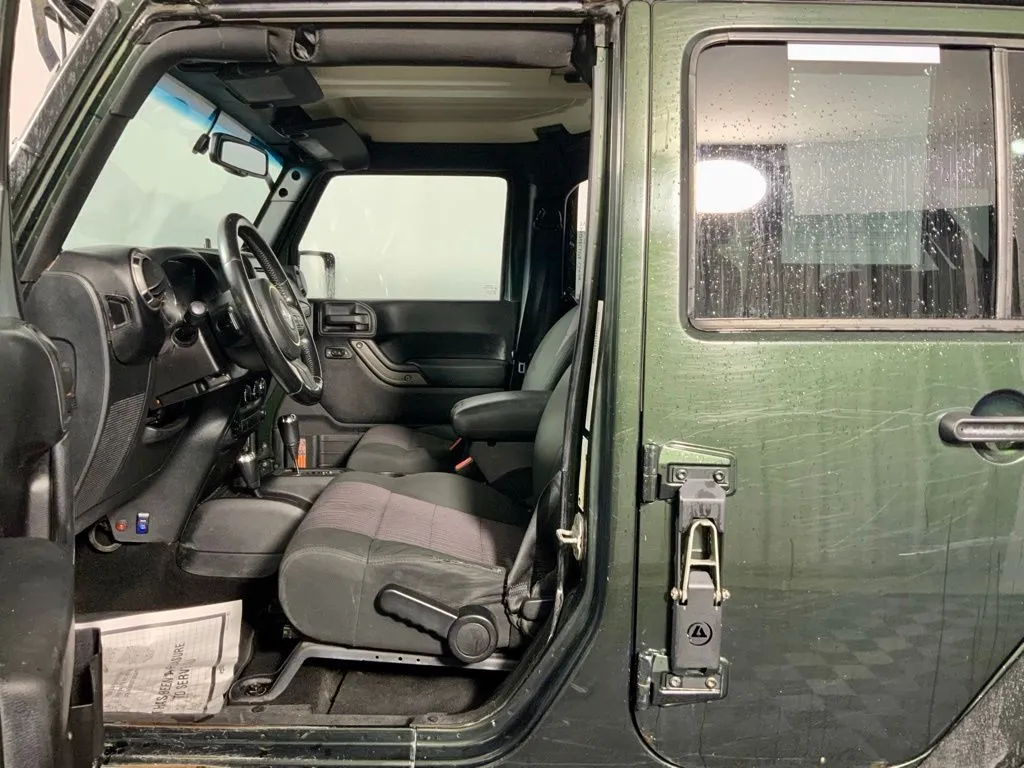 Jeep Wrangler photo 16