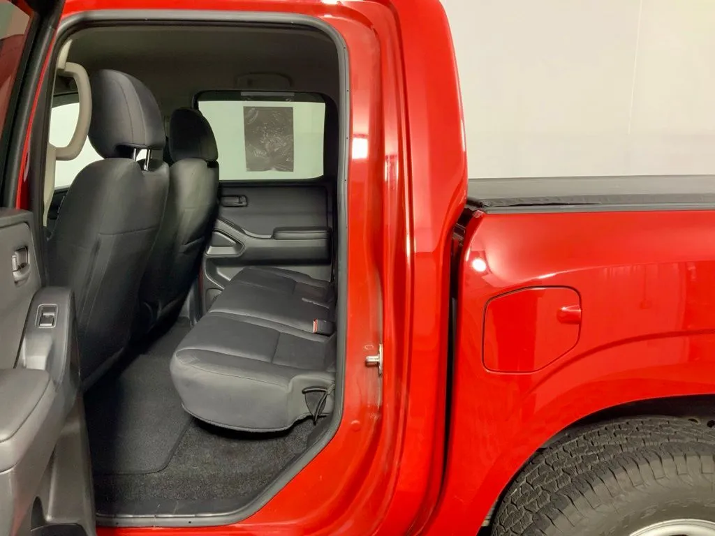 Nissan Frontier photo 28