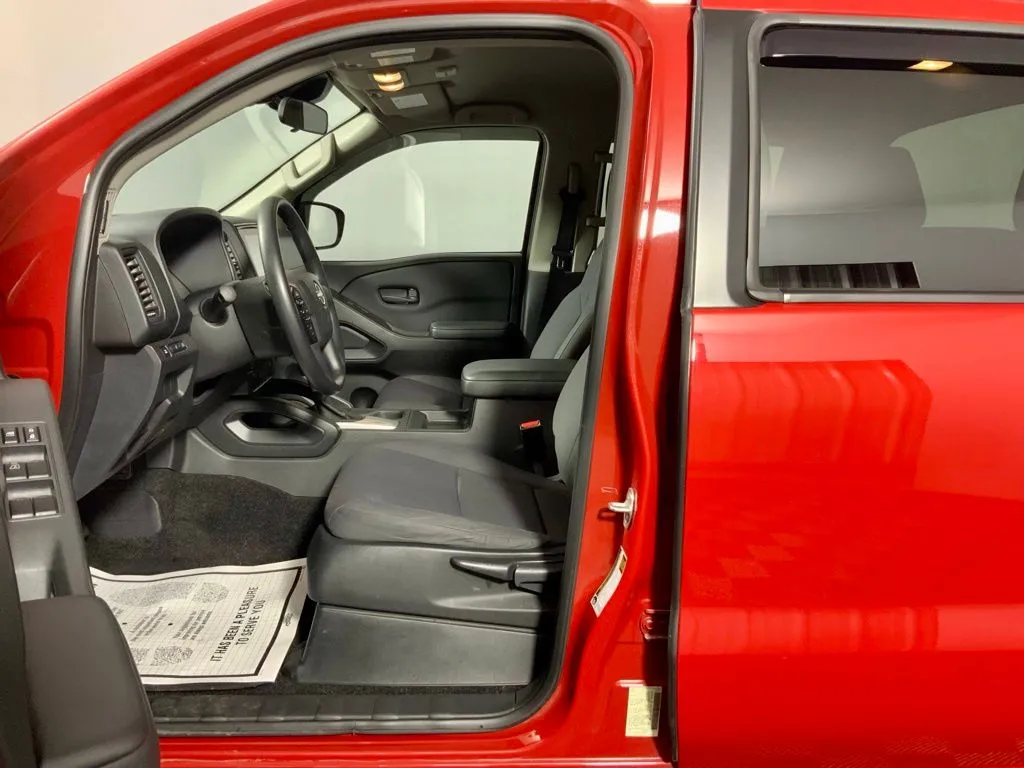 Nissan Frontier photo 18