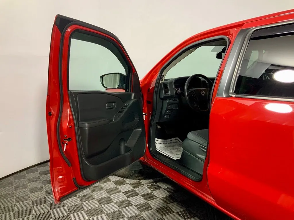 Nissan Frontier photo 17