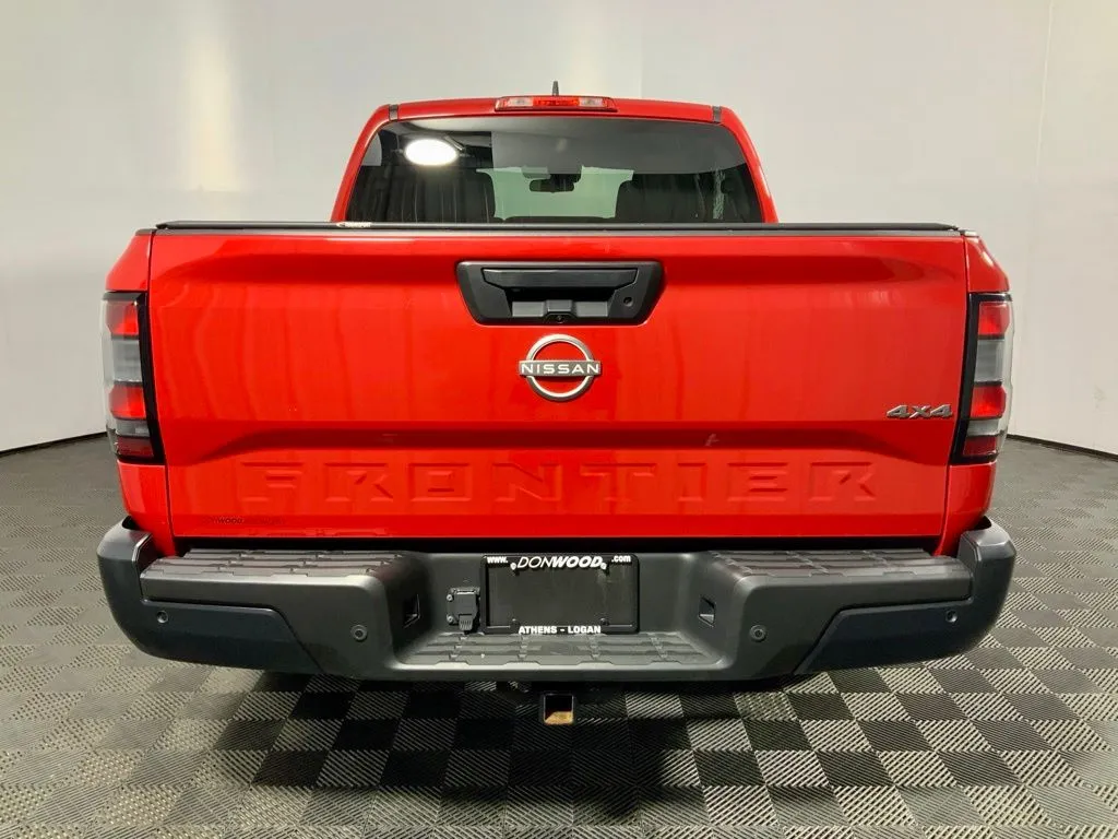 Nissan Frontier photo 13