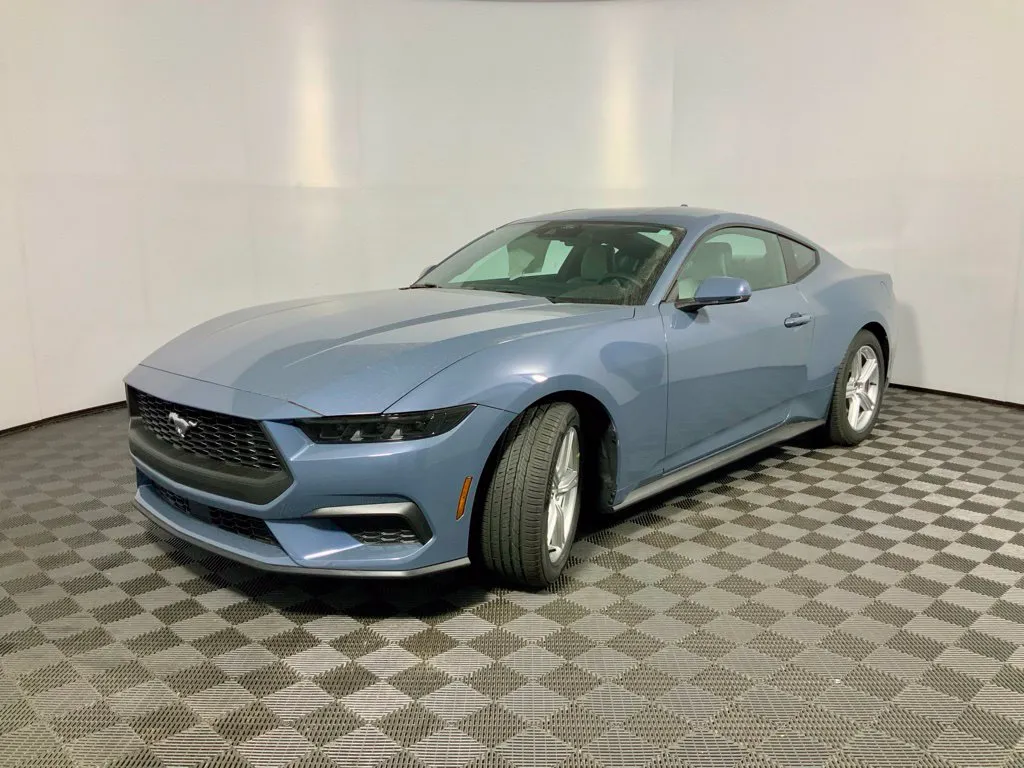 Ford Mustang photo 9