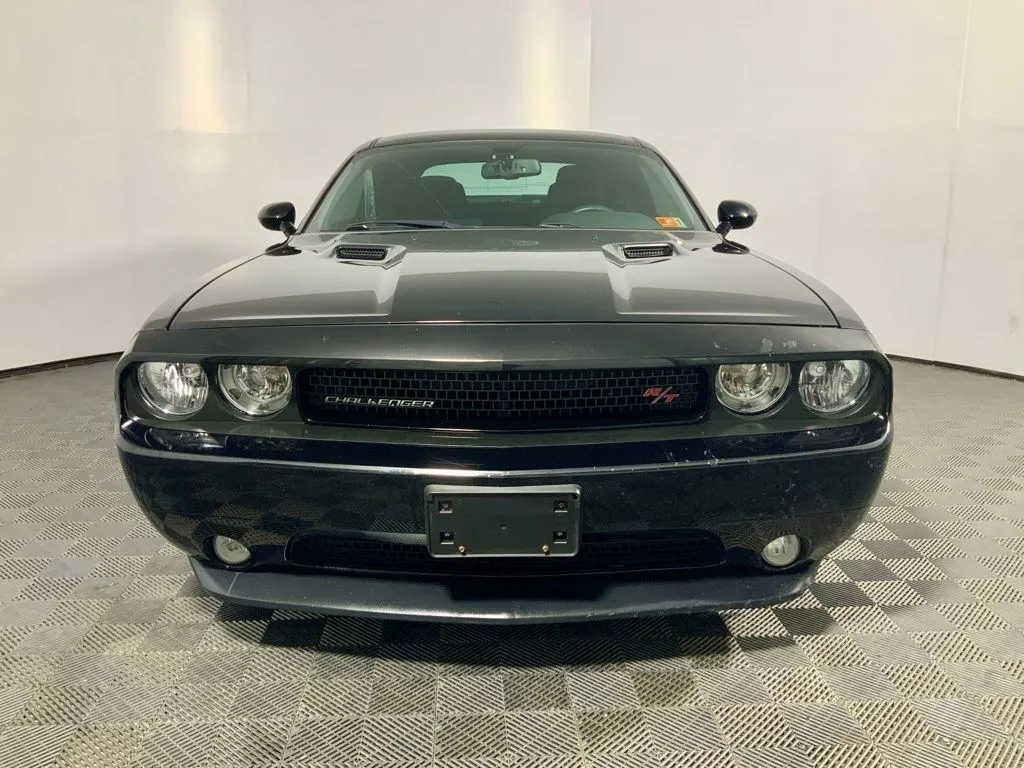 Dodge Challenger photo 3