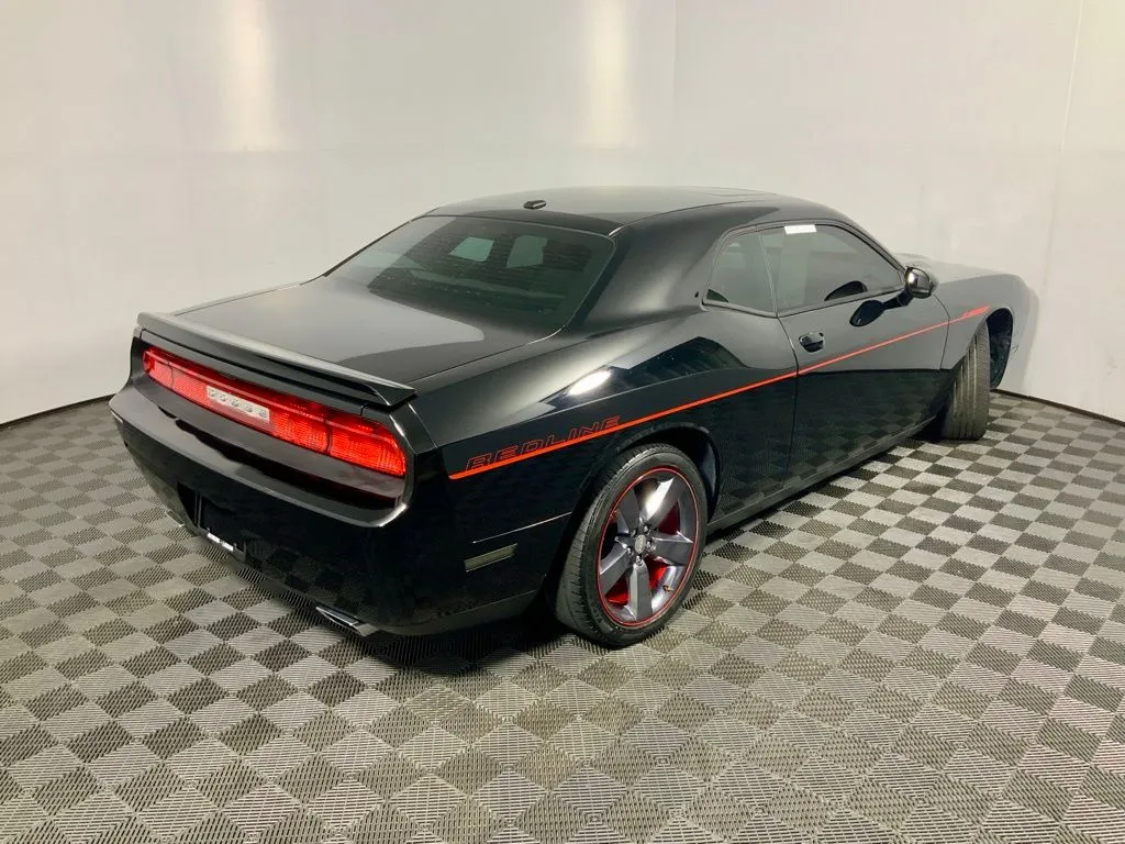 Dodge Challenger photo 16