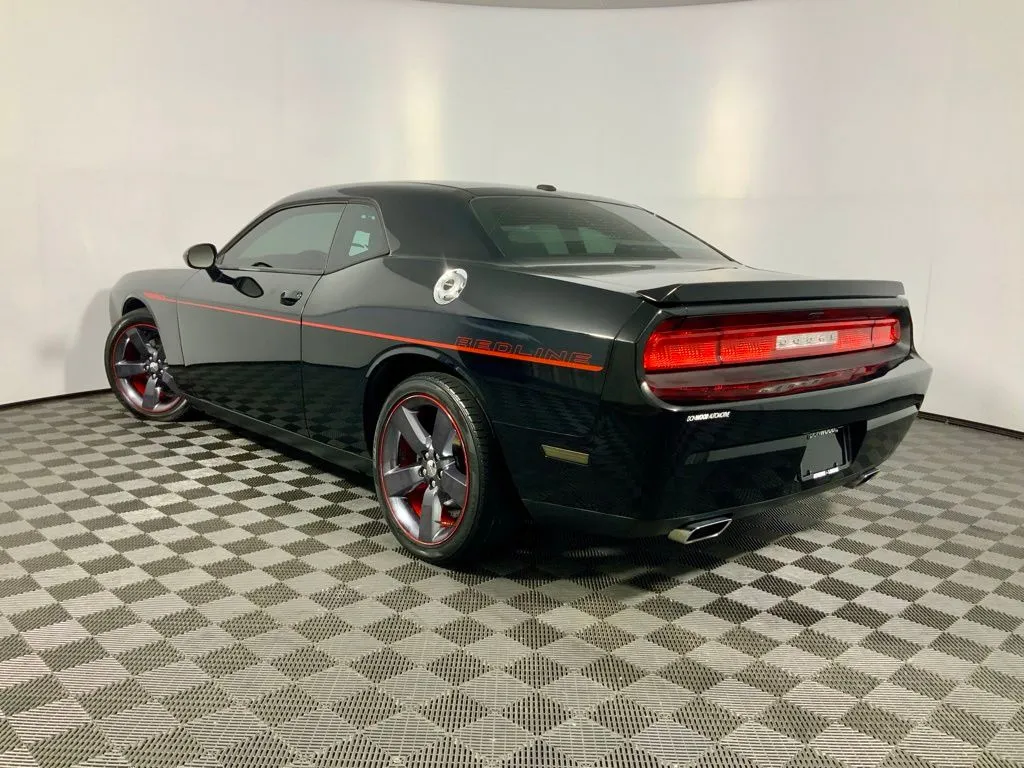 Dodge Challenger photo 9