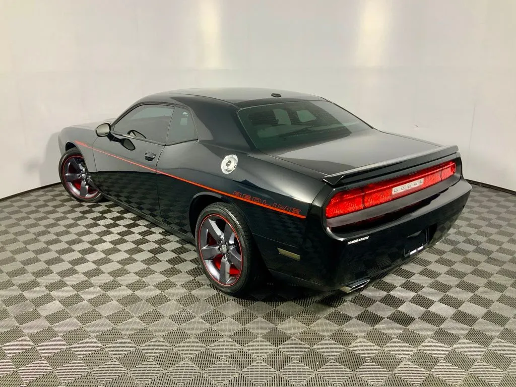 Dodge Challenger photo 11