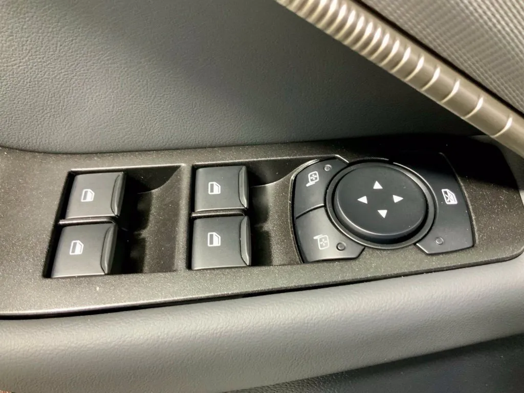Ford Explorer photo 21
