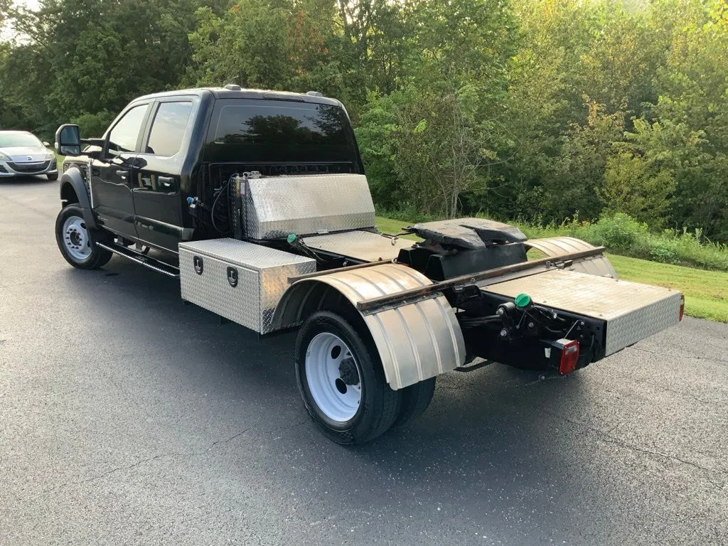 Ford F-550SD photo 8