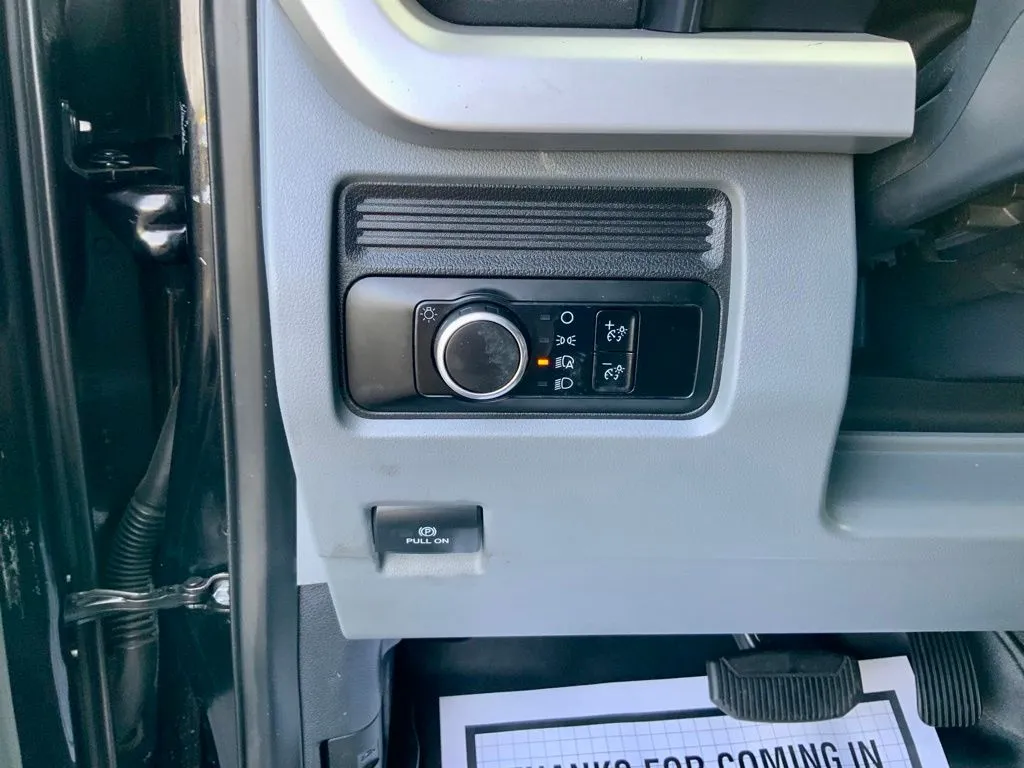 Ford F-550SD photo 17